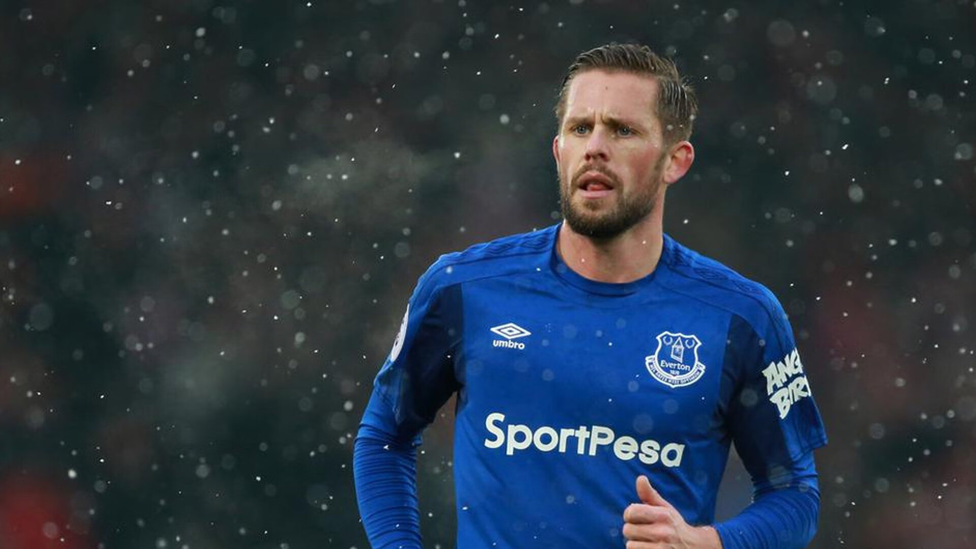 _珍贵比赛瞬间集锦：历史性胜利瞬间回顾_，珍贵无比的比赛录像